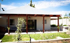 Rooikraal Hamlet Village Cottage